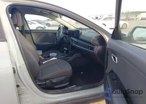 2025 Kia K4 Lxs из США, поврежденный, VIN 3KPFT4DE8SE008954